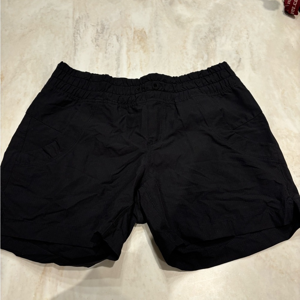 Black MEC Size 8 Athletic Shorts.
